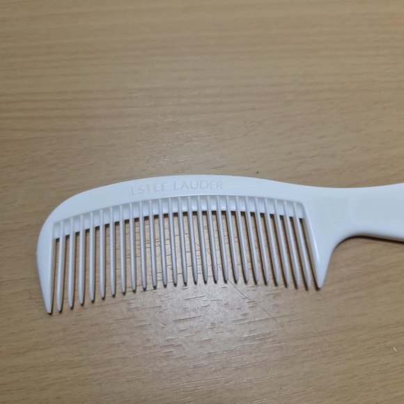 Estee Lauder Vintage 6.5 Inch Hair Tool Travel Comb - Picture 2 of 3